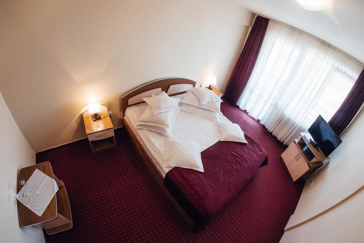 Casa Rubin Hotel Гура Хуморулуй Екстериор снимка